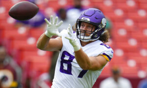 TJ Hockenson traded to Vikings