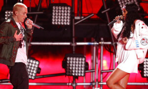 Super Bowl Halftime Show. Rihanna, Eminem.
