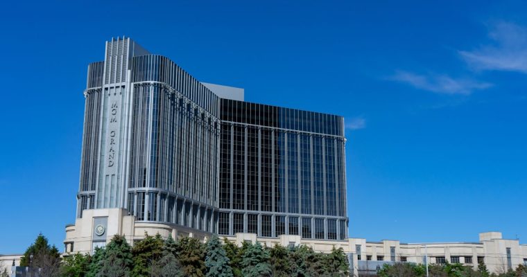 Detroit casinos posted their highest April revenue total in eight years.