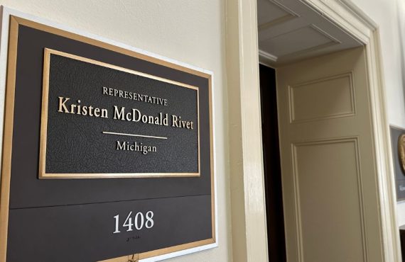 Michigan Congresswoman Backs Bill Requiring Facial Recognition Age Checks for Bettors