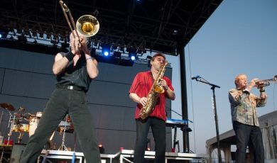 Best-selling artists Kenny G and Chicago will take the stage at Soaring Eagle Casino's Entertainment Hall in November.