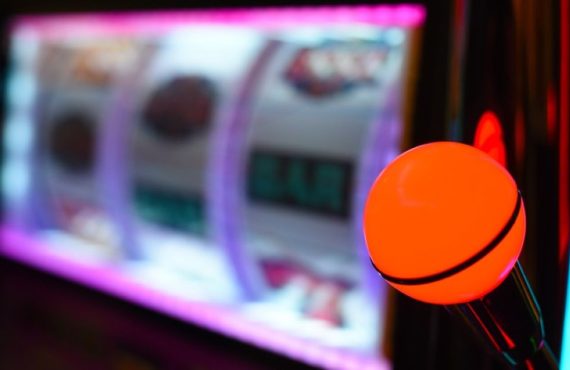 Michigan Regulators Search Muskegon Bar in Illegal Gambling Probe 