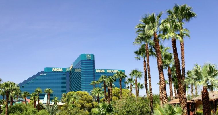 People Incorporated has withdrawn its bid to take MGM Resorts private, ending a proposed $18 billion-plus deal.